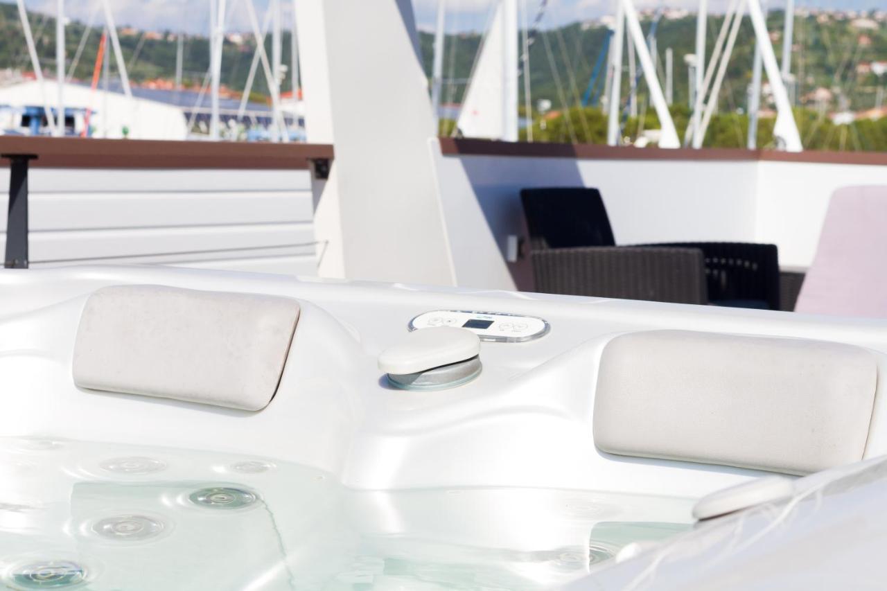 Bamboo Floating House Portoroz Portorož Exterior foto