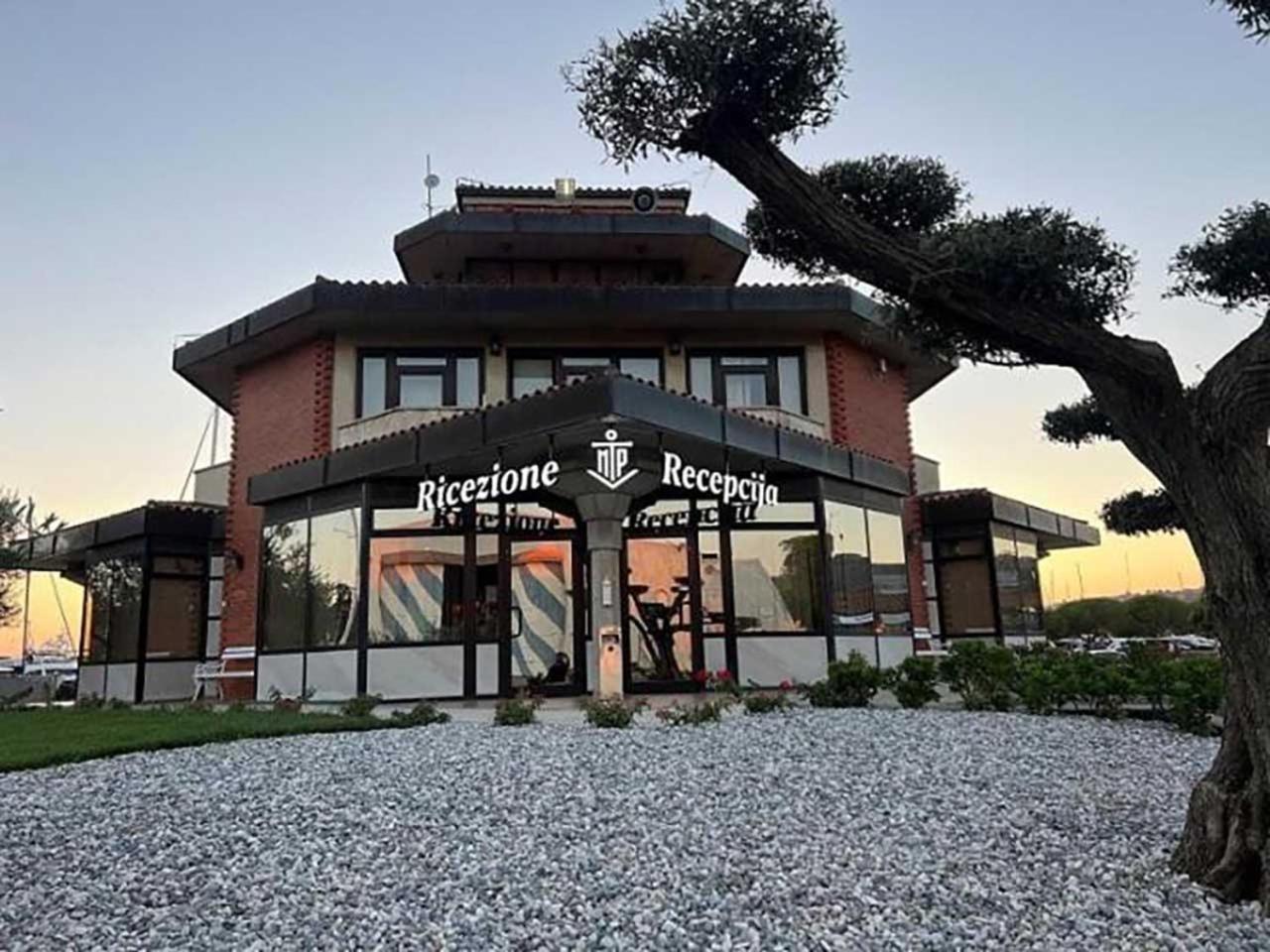Bamboo Floating House Portoroz Portorož Exterior foto